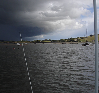 Éclairs, trombes et ciels d'orage
