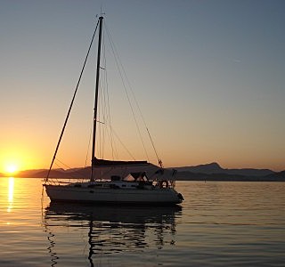 Sun Odyssey 37