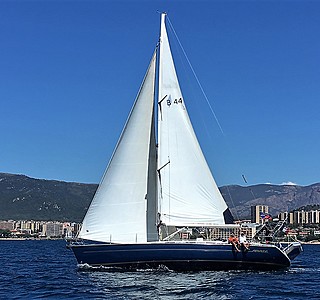 Bavaria 44