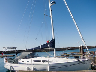 Sun Odyssey 37